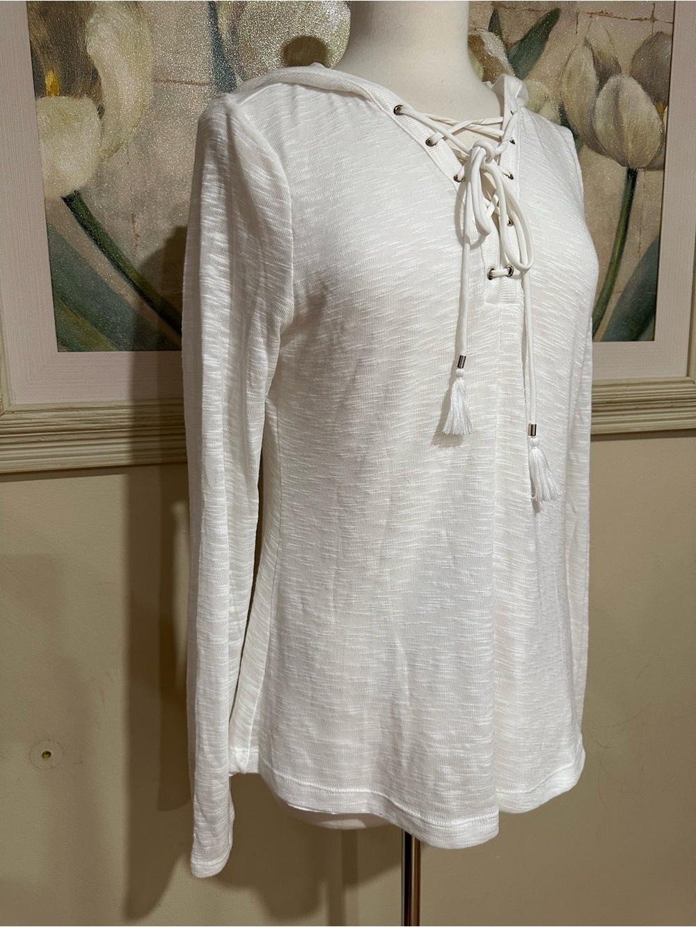 White House Black Market Ecru LS Hood Lined Tie Front V Neck Top -Size M - Picture 5 of 11